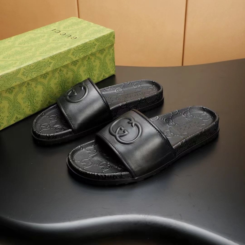 G*u*i slippers